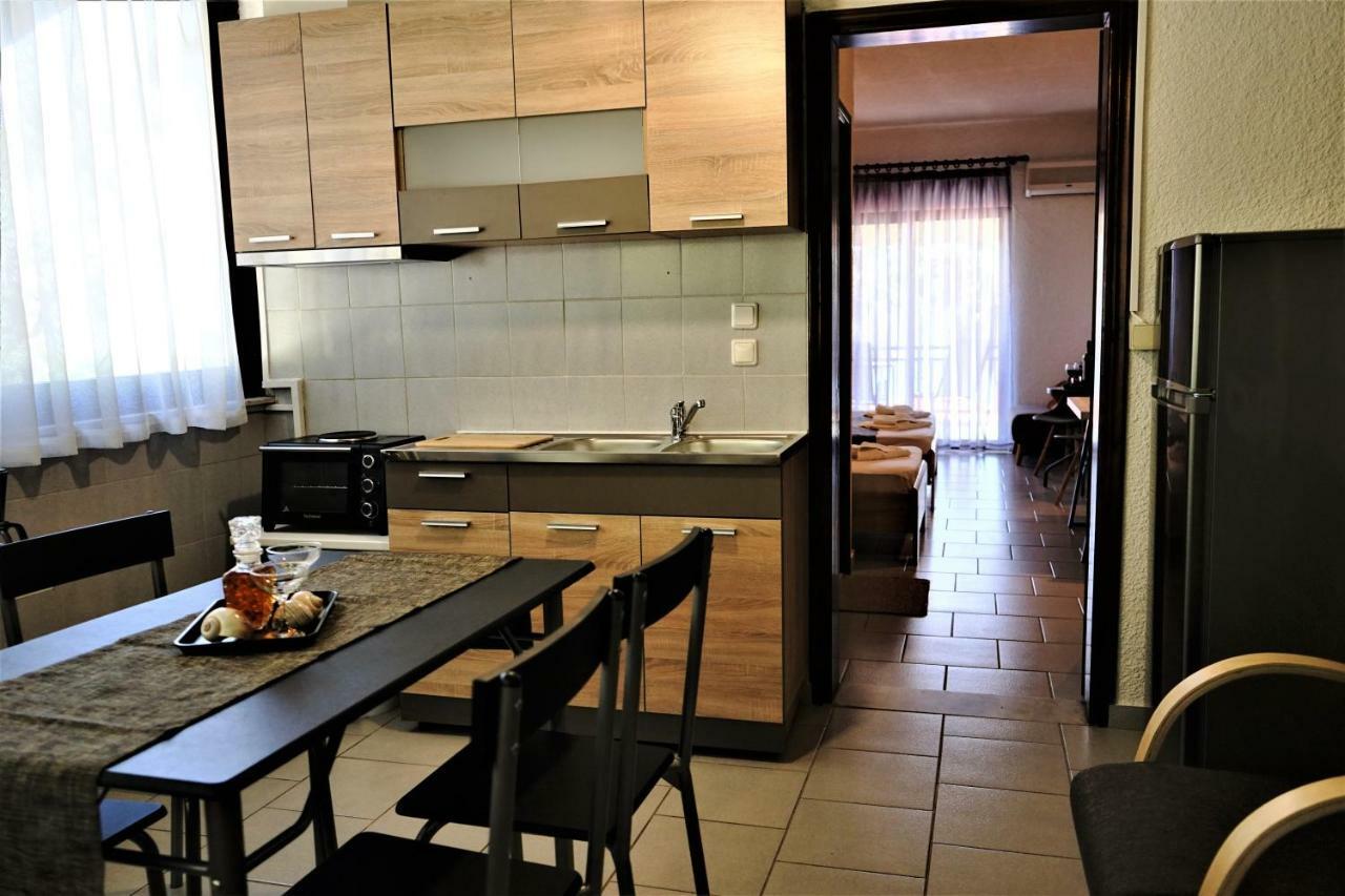סטראטוניון Pension Karvounoskala מראה חיצוני תמונה
